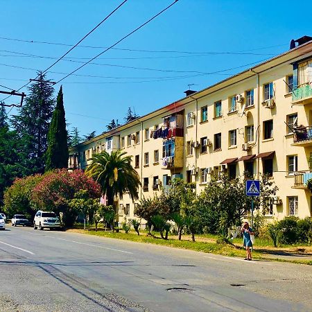 Квартира 1-Комнатная - До Моря 2 Мин - В Центре Sukhumi Ngoại thất bức ảnh